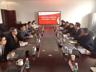 江蘇長(zhǎng)江經(jīng)濟(jì)帶研究院院長(zhǎng)成長(zhǎng)春教授一行來(lái)我院交流社會(huì)經(jīng)濟(jì)咨詢服務(wù)